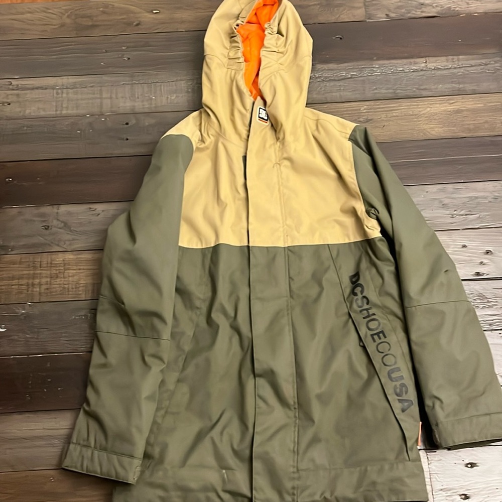 Kids snowboarding jacket in pretty nice condition